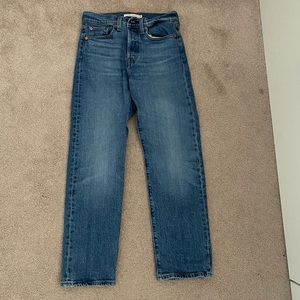 WEDGIE STRAIGHT LEVI JEANS -DARK WASH